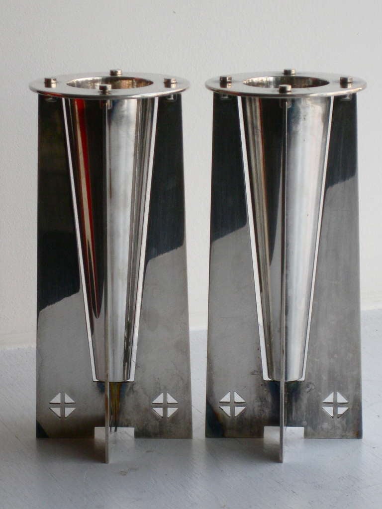 Pair of Gwathmey Siegel Courtney Bud Vases for Swid Powell In Good Condition In Easton, PA