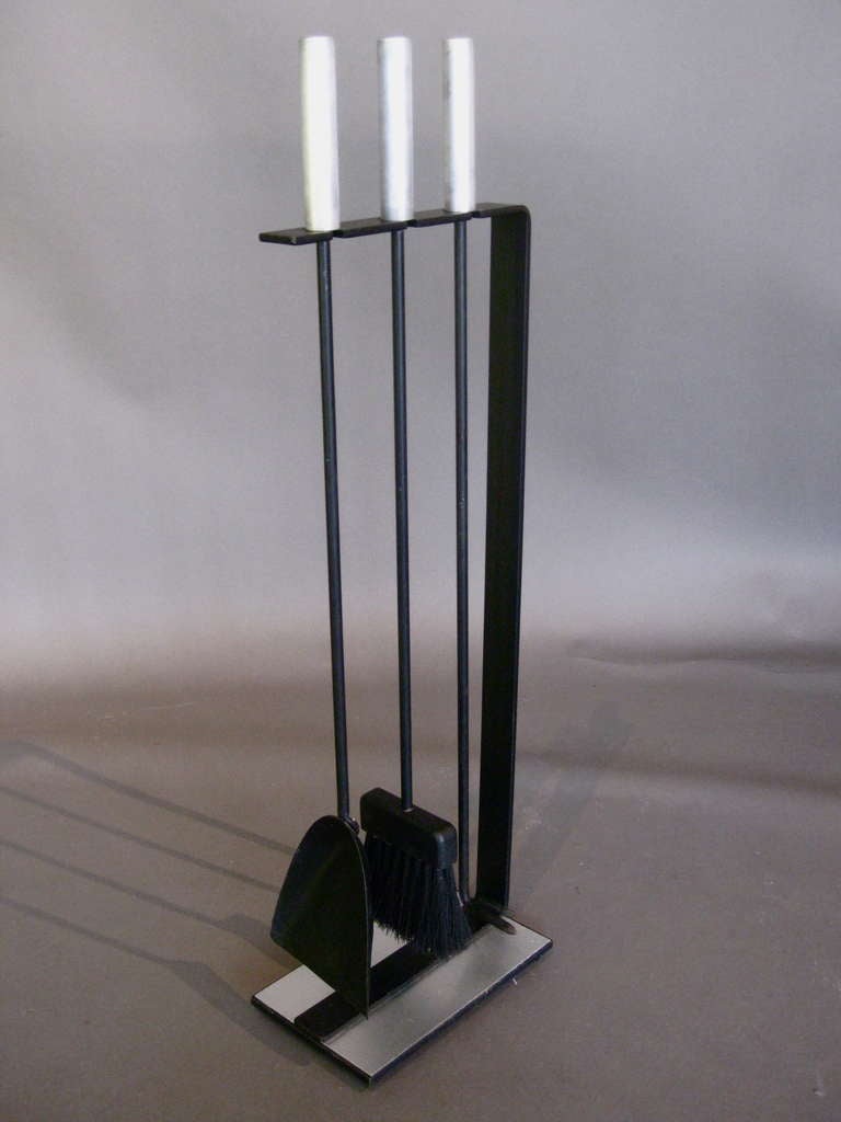 Minimalist Fireplace Tools Set with Brushed Aluminum Handles & Base 1
