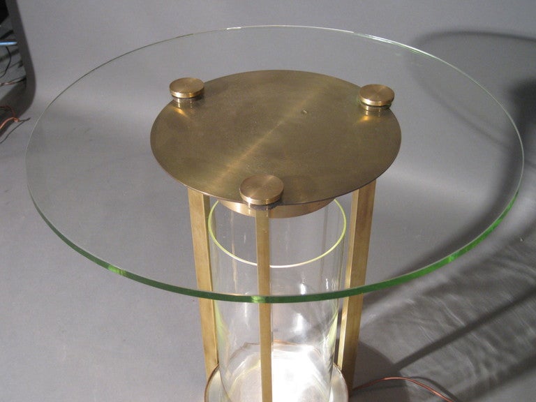 Dorothy Thorpe Illuminated Brass & Glass Side Table In Good Condition In Easton, PA