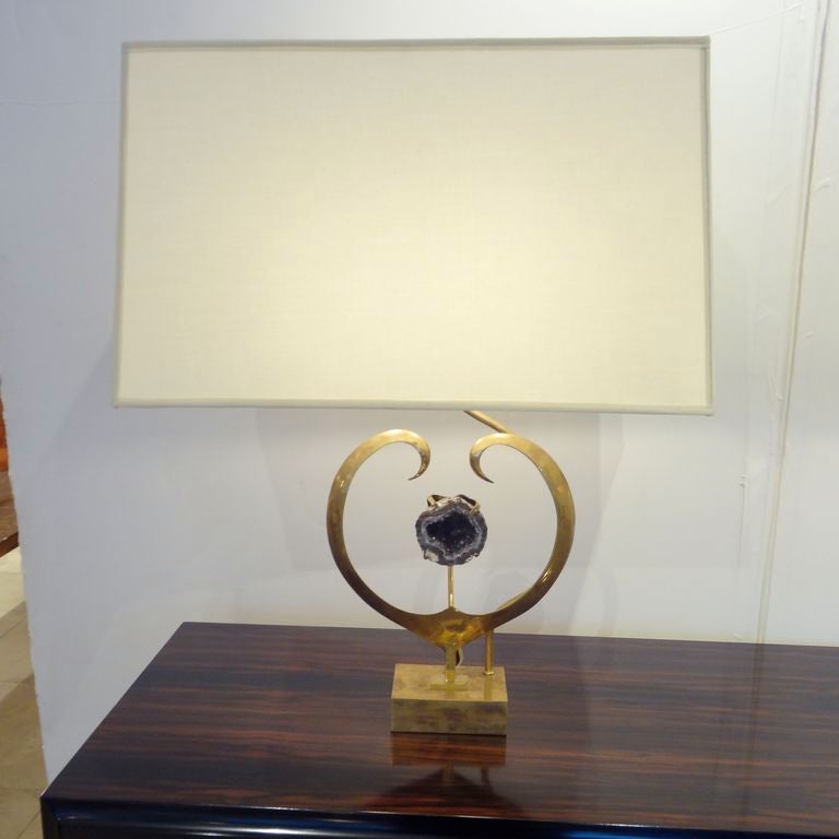 An Exceptional Pair of Table Lamps in Brass and Amethyst Quartz by Willy Daro For Sale 3