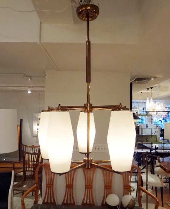 A Large Scale Chandelier by Stilnovo