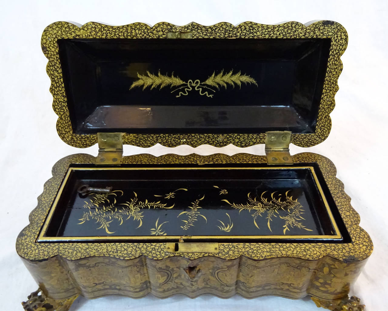 19th Century Chinese Ebonized and Gilt Glove Box 1