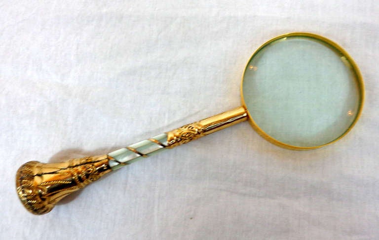 Early 20th Century Parasol Handle of Vermeil and Mother-of-Pearl Magnifying Glass For Sale 2