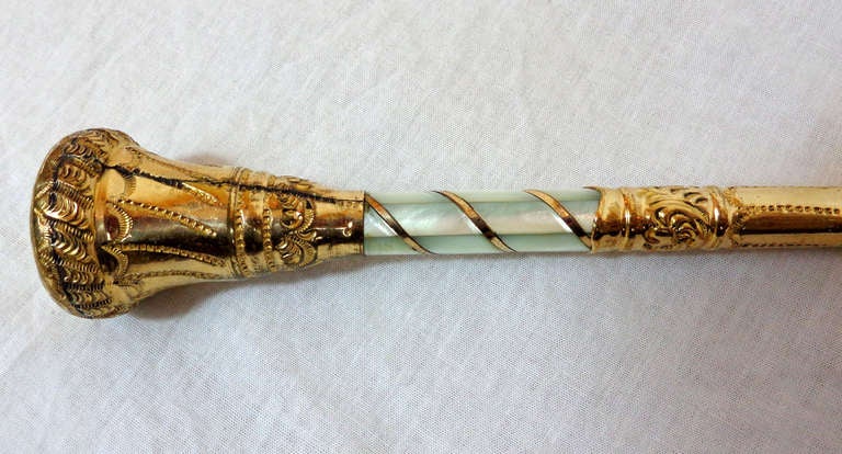 Early 20th Century Parasol Handle of Vermeil and Mother-of-Pearl Magnifying Glass For Sale 3