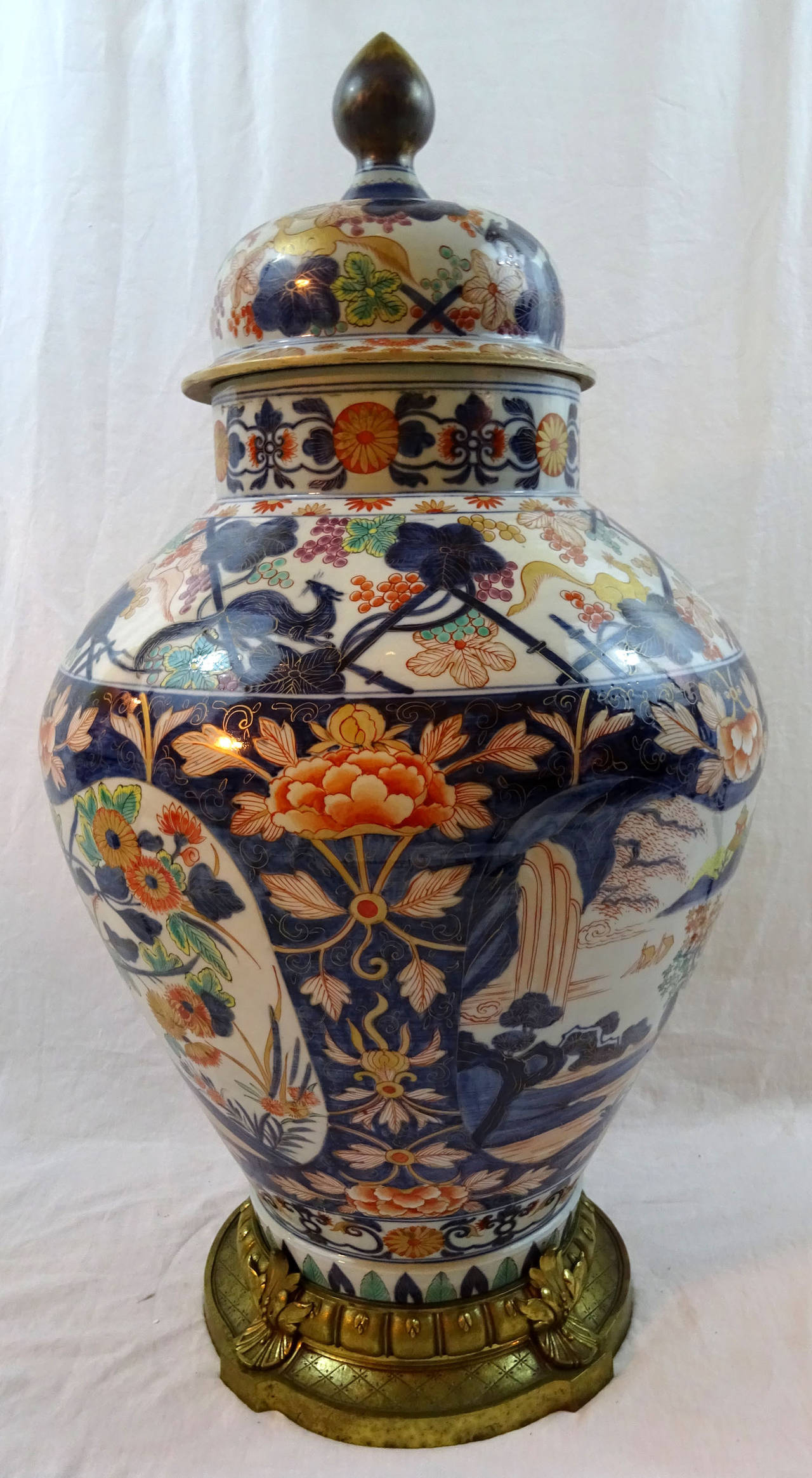 Early 19th Century Chinese Porcelain Vase in the Imari Taste For Sale 1