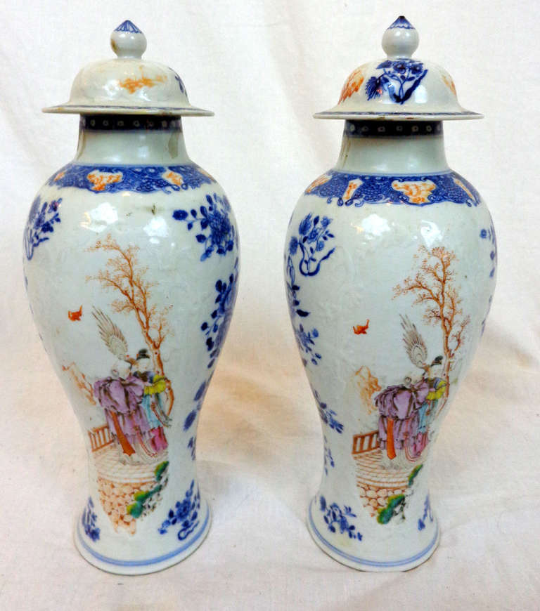 Pair of Early 19th c. Porcelain Lidded Vases In Excellent Condition In Dallas, TX