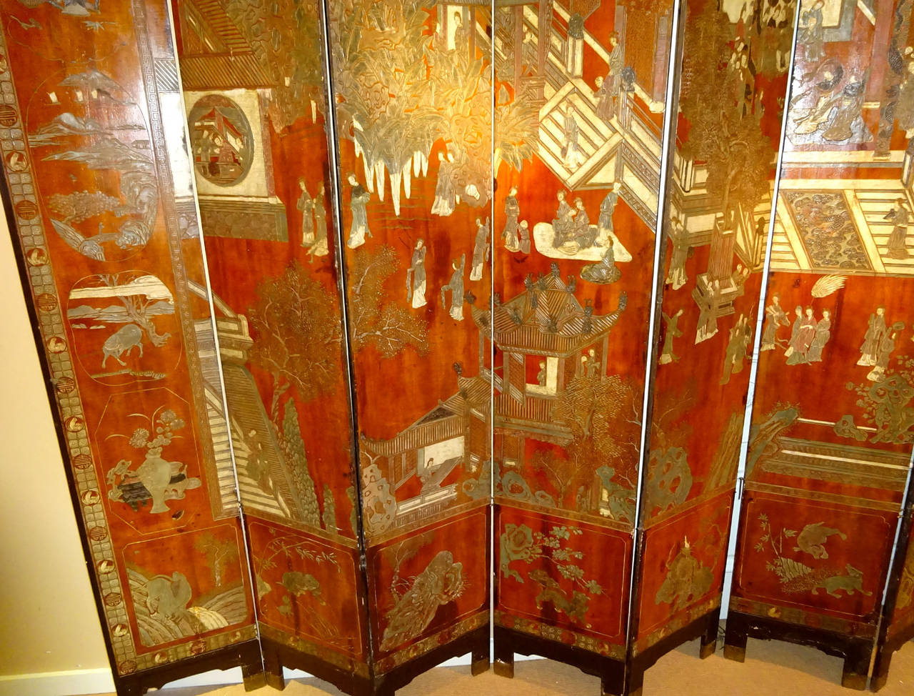 Early 18th Century Chinese Coromandel Large 12-Panel Screen 1