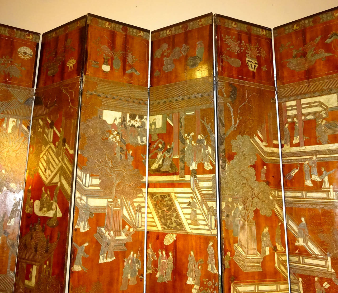 Early 18th Century Chinese Coromandel Large 12-Panel Screen 2