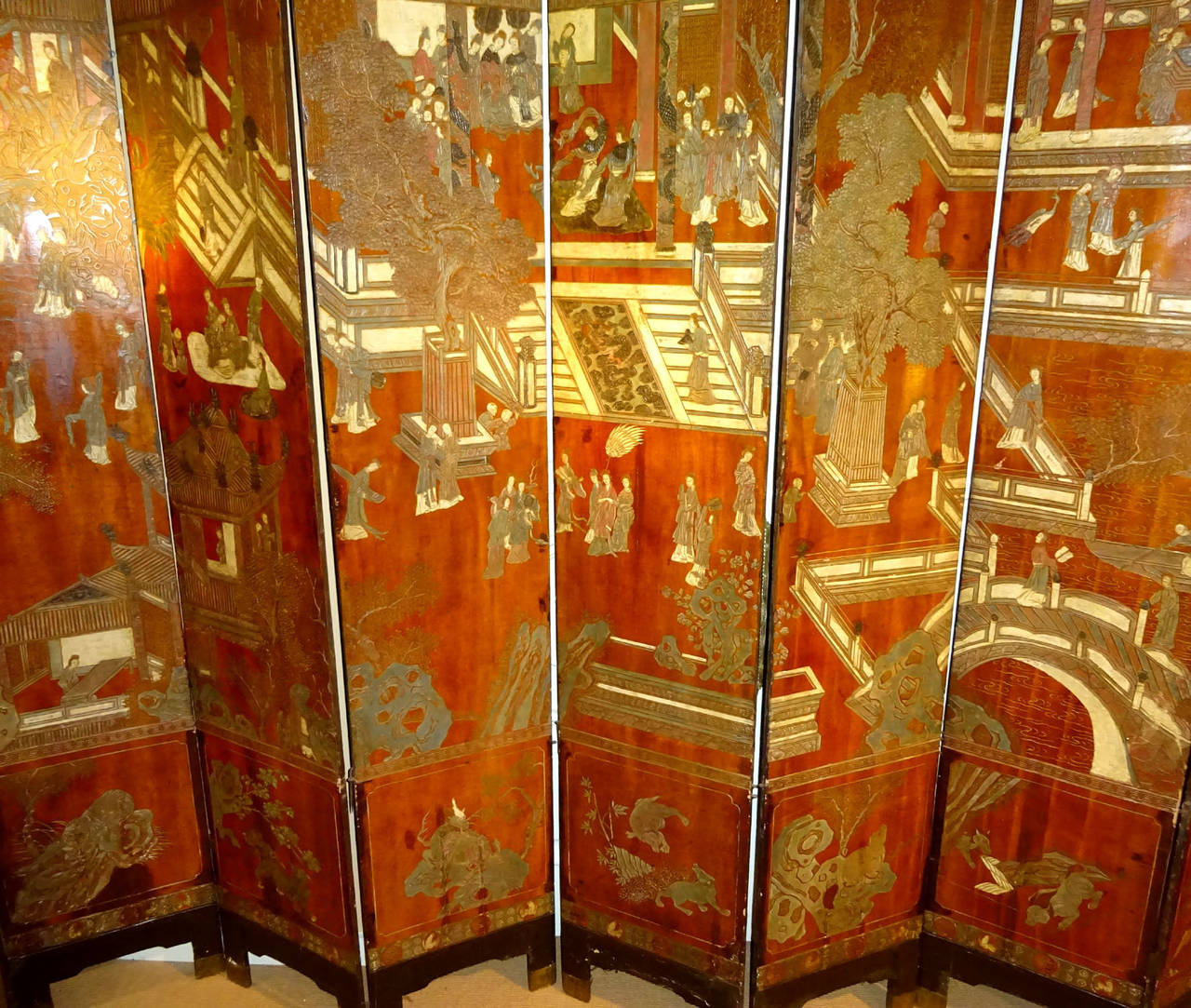 Early 18th Century Chinese Coromandel Large 12-Panel Screen 3
