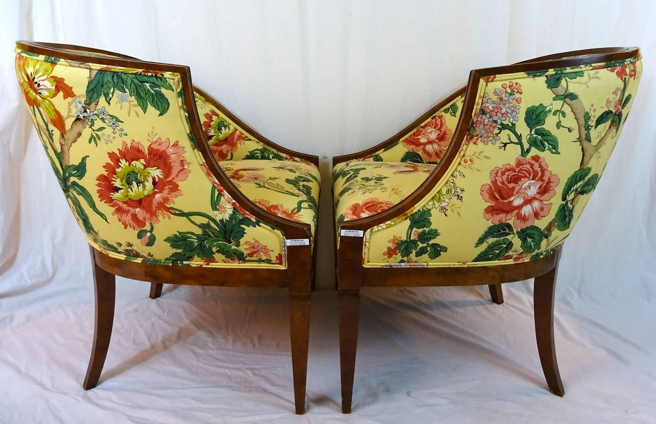 Pair of Mid-20th Century Left and Right Portrait Chairs 3