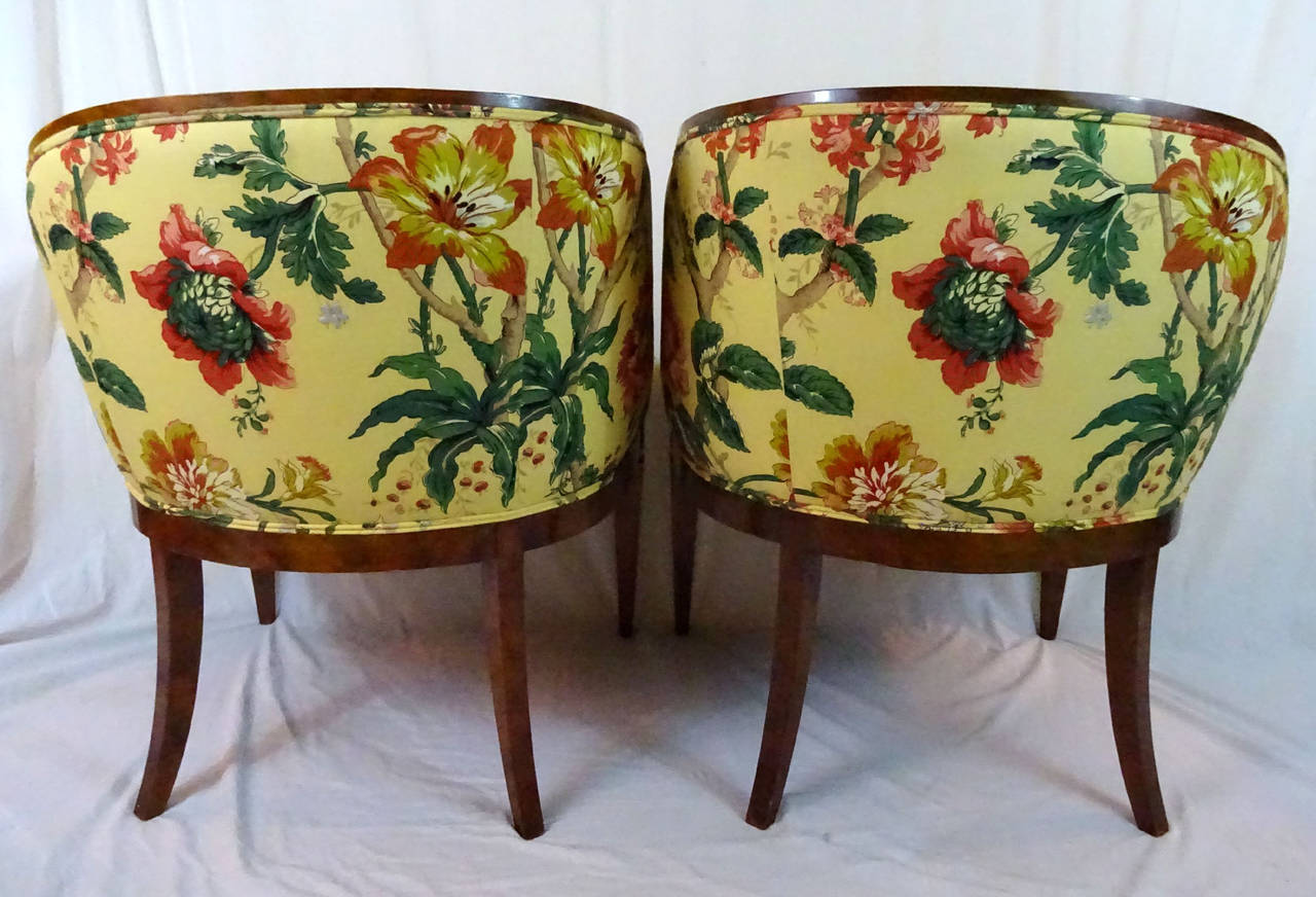 Pair of Mid-20th Century Left and Right Portrait Chairs 4