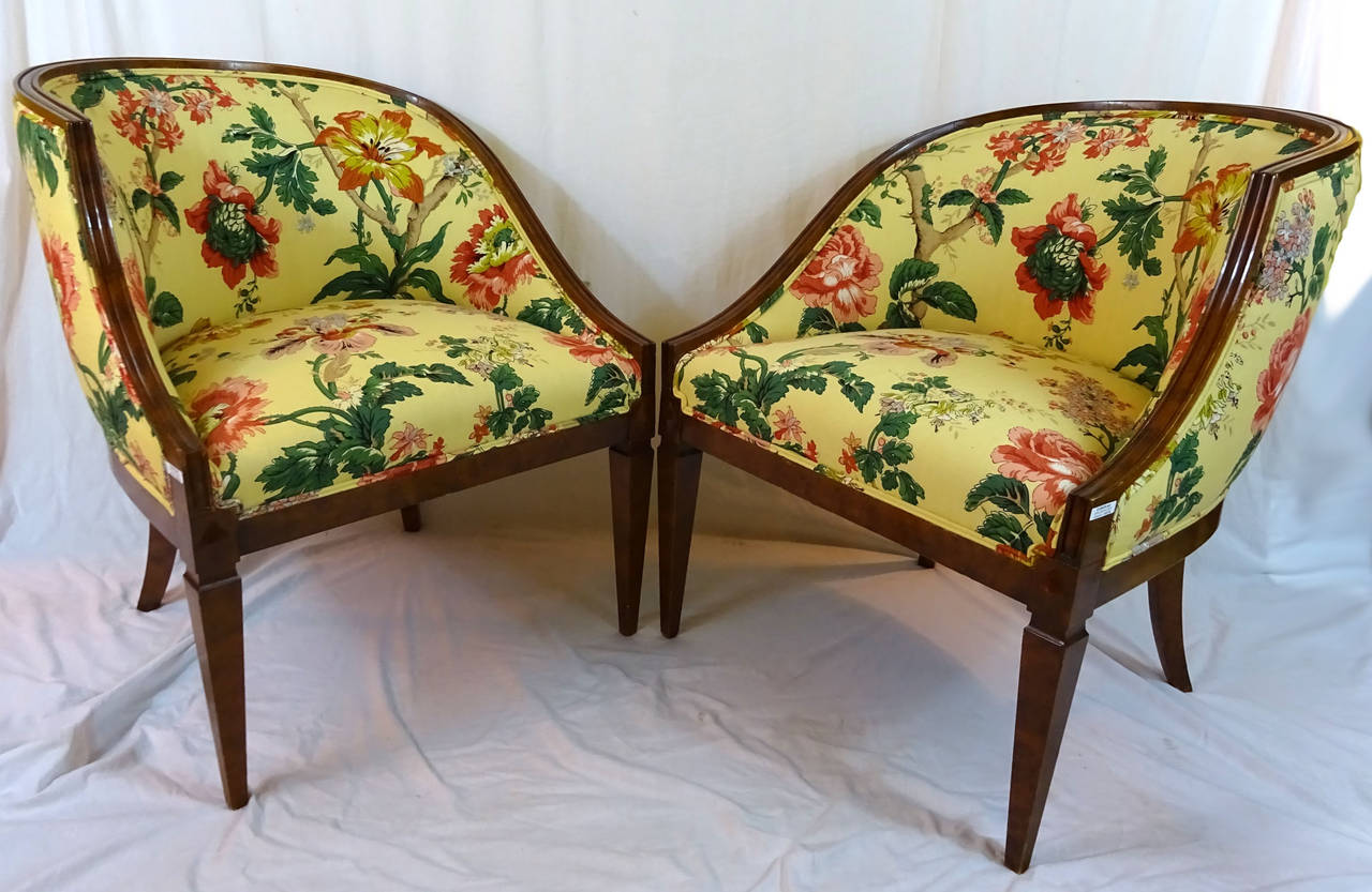 Pair of Mid-20th Century Left and Right Portrait Chairs 6