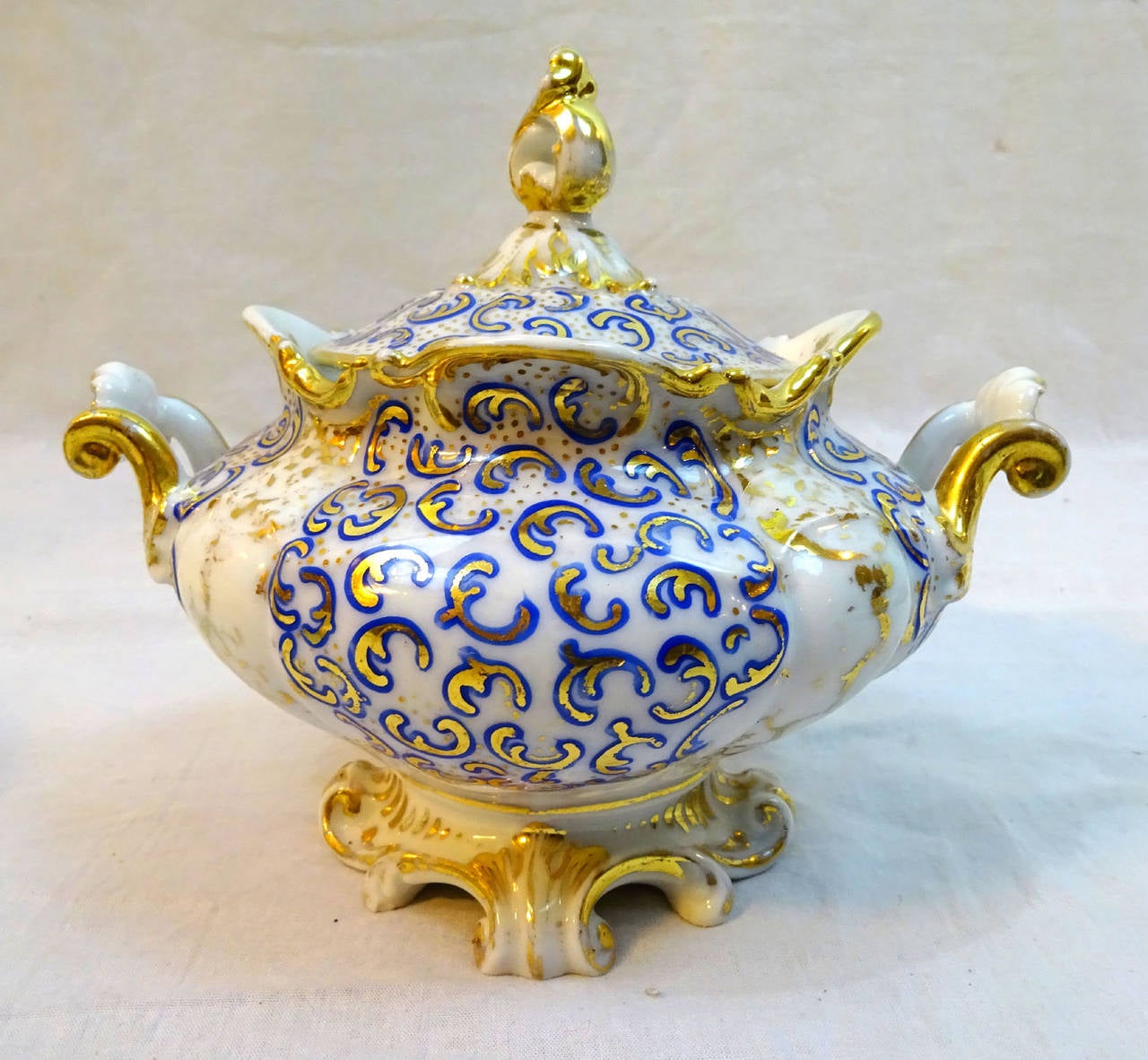 Late 19th Century English Porcelain Partial Tea Service For Sale 2