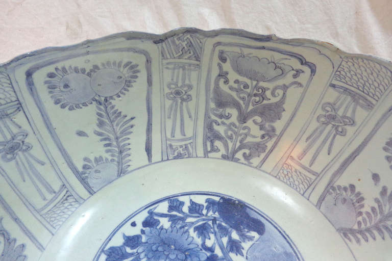 17th Century Hatcher Blue and White Porcelain Large Bowl 4