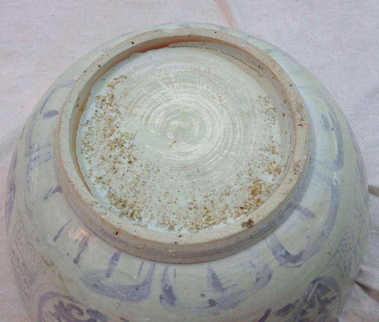 17th Century Hatcher Blue and White Porcelain Large Bowl 5