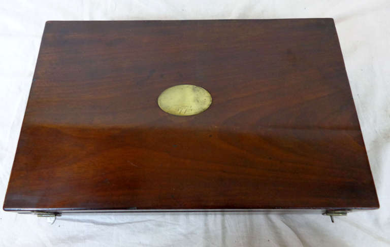 18th c. English Mahogany Box with Bronze Medallion In Excellent Condition For Sale In Dallas, TX