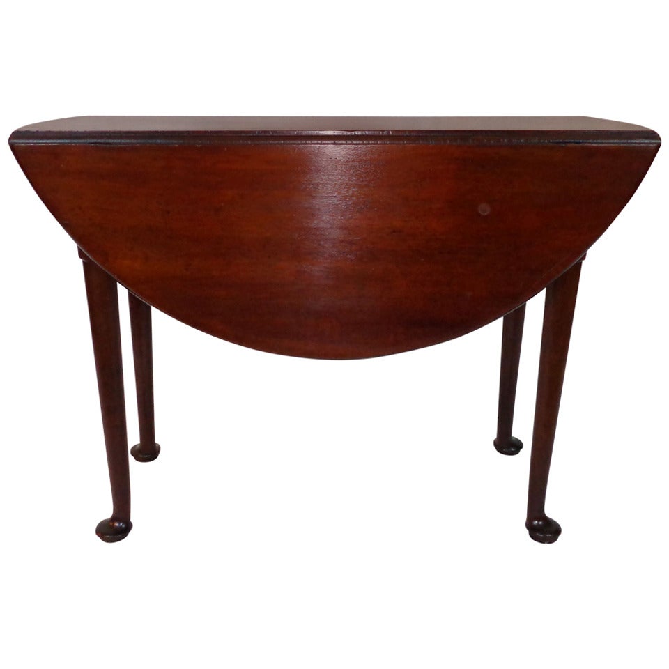 19th c. George II Style Red Walnut Drop-leaf Table For Sale
