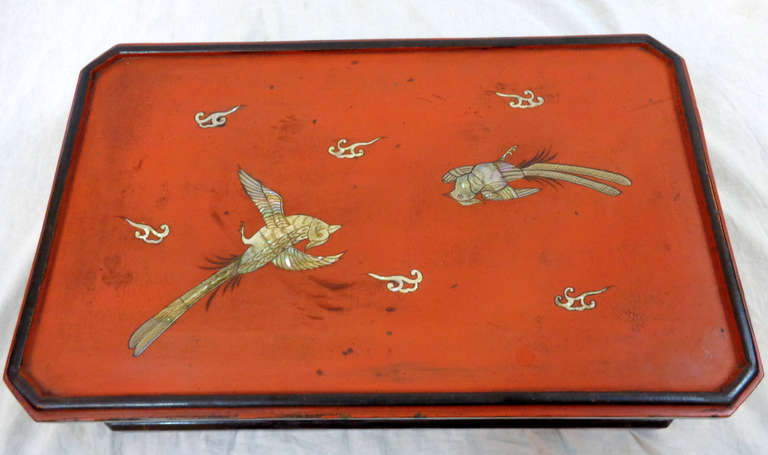 19th Century Chinese Tray with Mother-of-Pearl Inlay For Sale 3