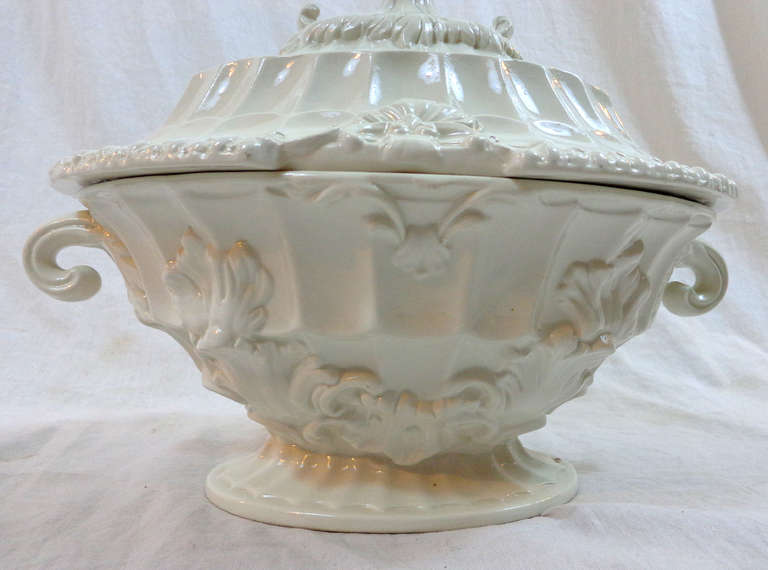 20th Century Italian Ceramic Tureen In Excellent Condition For Sale In Dallas, TX