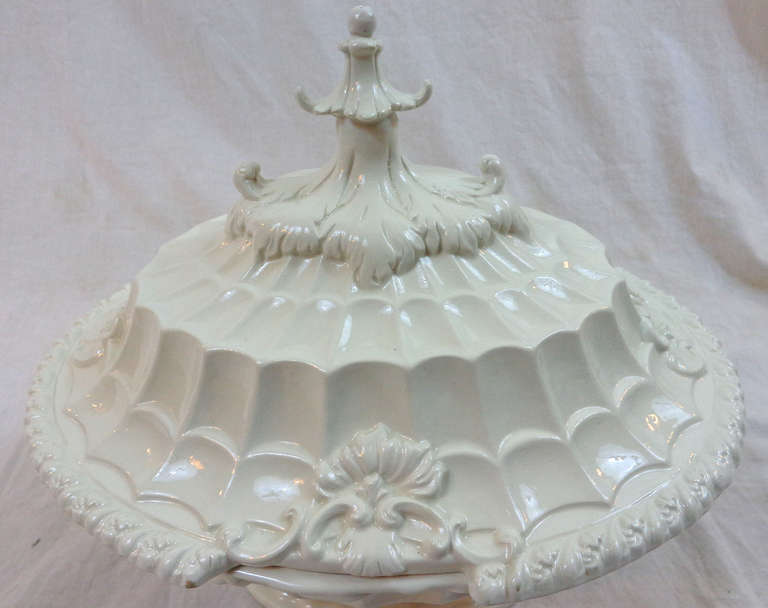 20th Century Italian Ceramic Tureen For Sale 3