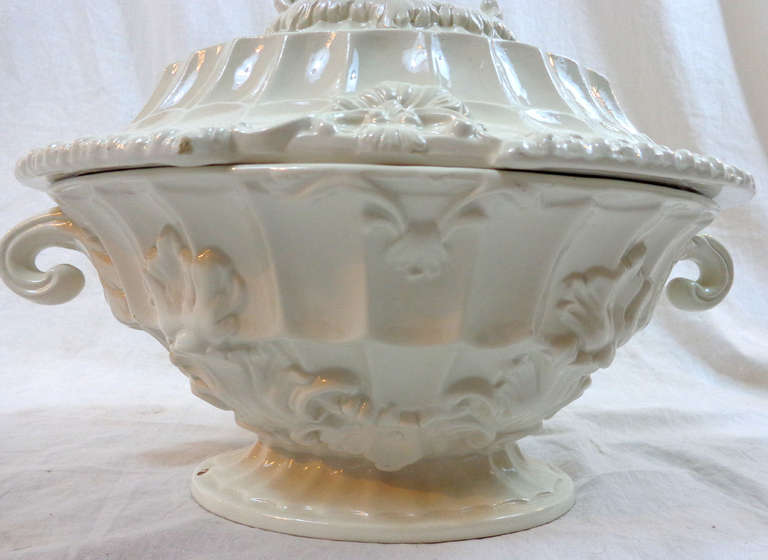 20th Century Italian Ceramic Tureen For Sale 4