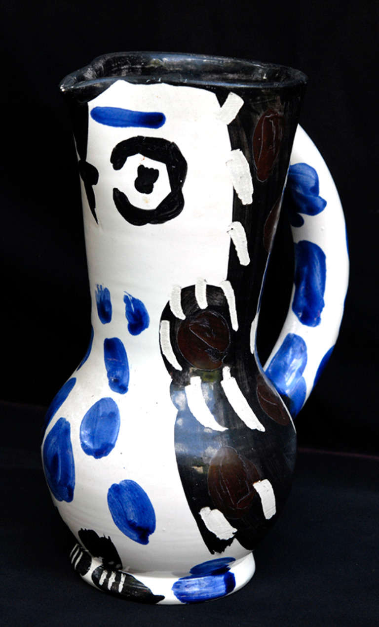 Pablo Picasso Figurative Sculpture - Cruchon hibou, ceramic vase