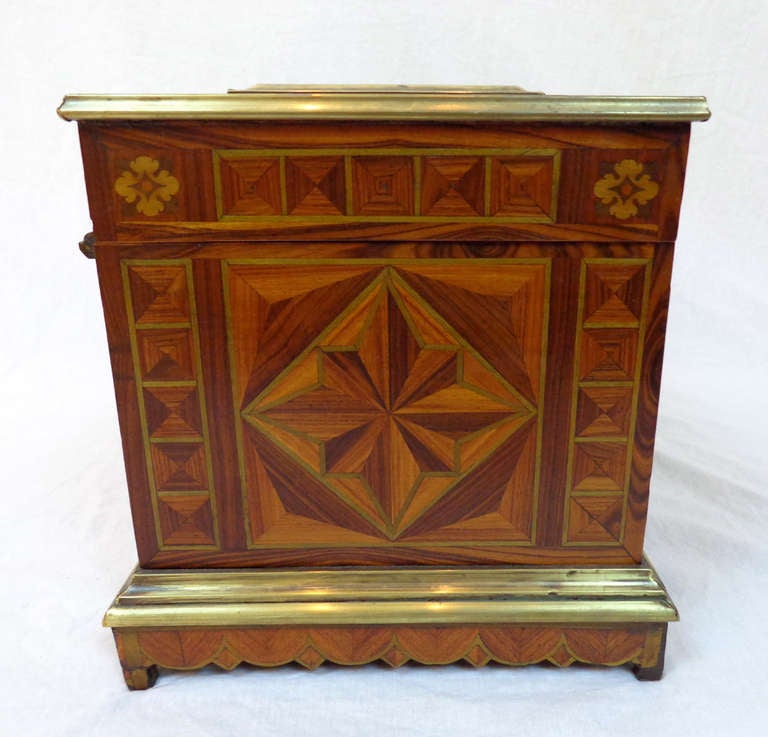 19th c. Inlaid Box with Star Design and Brass Trim For Sale 2