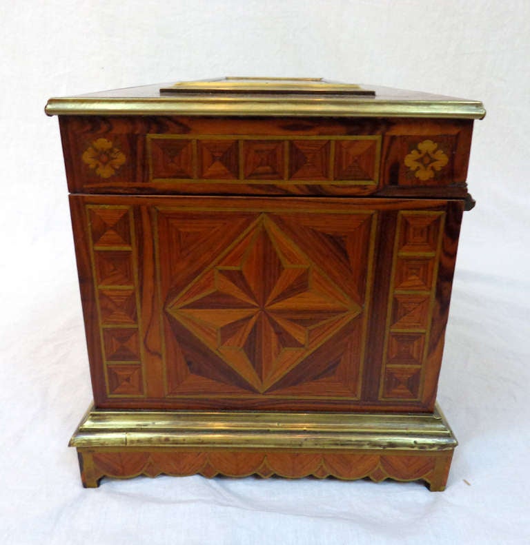 19th c. Inlaid Box with Star Design and Brass Trim For Sale 4