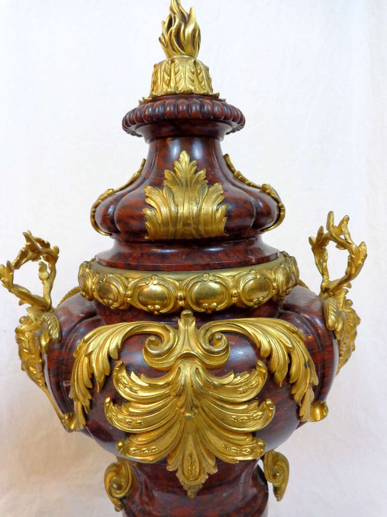Pair of Louis XVI Style Marble and Bronze Doré Urns In Excellent Condition For Sale In Dallas, TX
