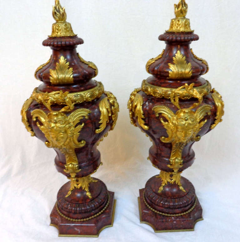 Pair of Louis XVI Style Marble and Bronze Doré Urns For Sale 1