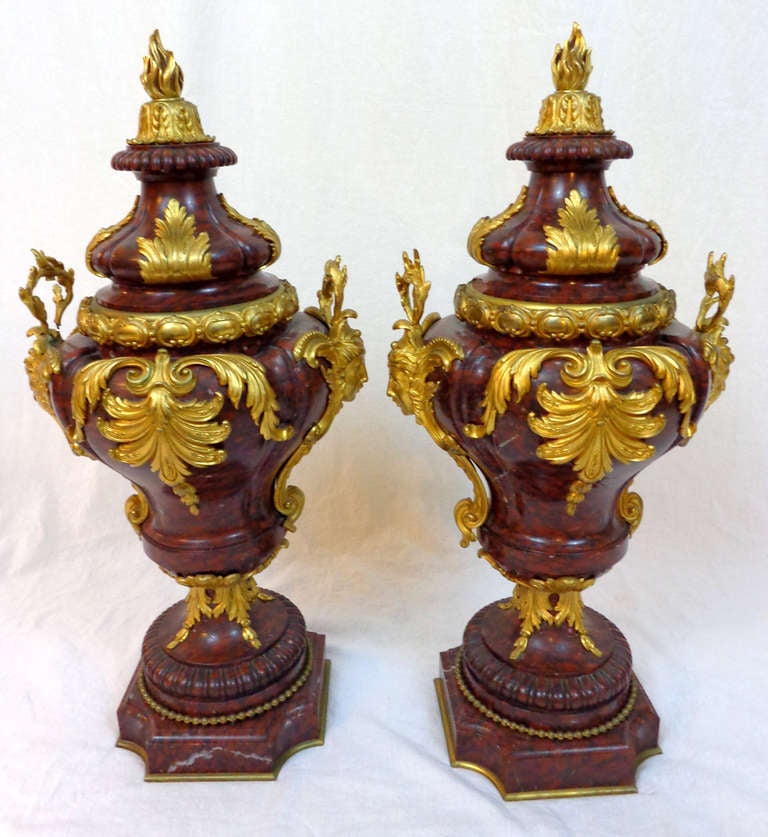 Pair of Louis XVI Style Marble and Bronze Doré Urns For Sale 4