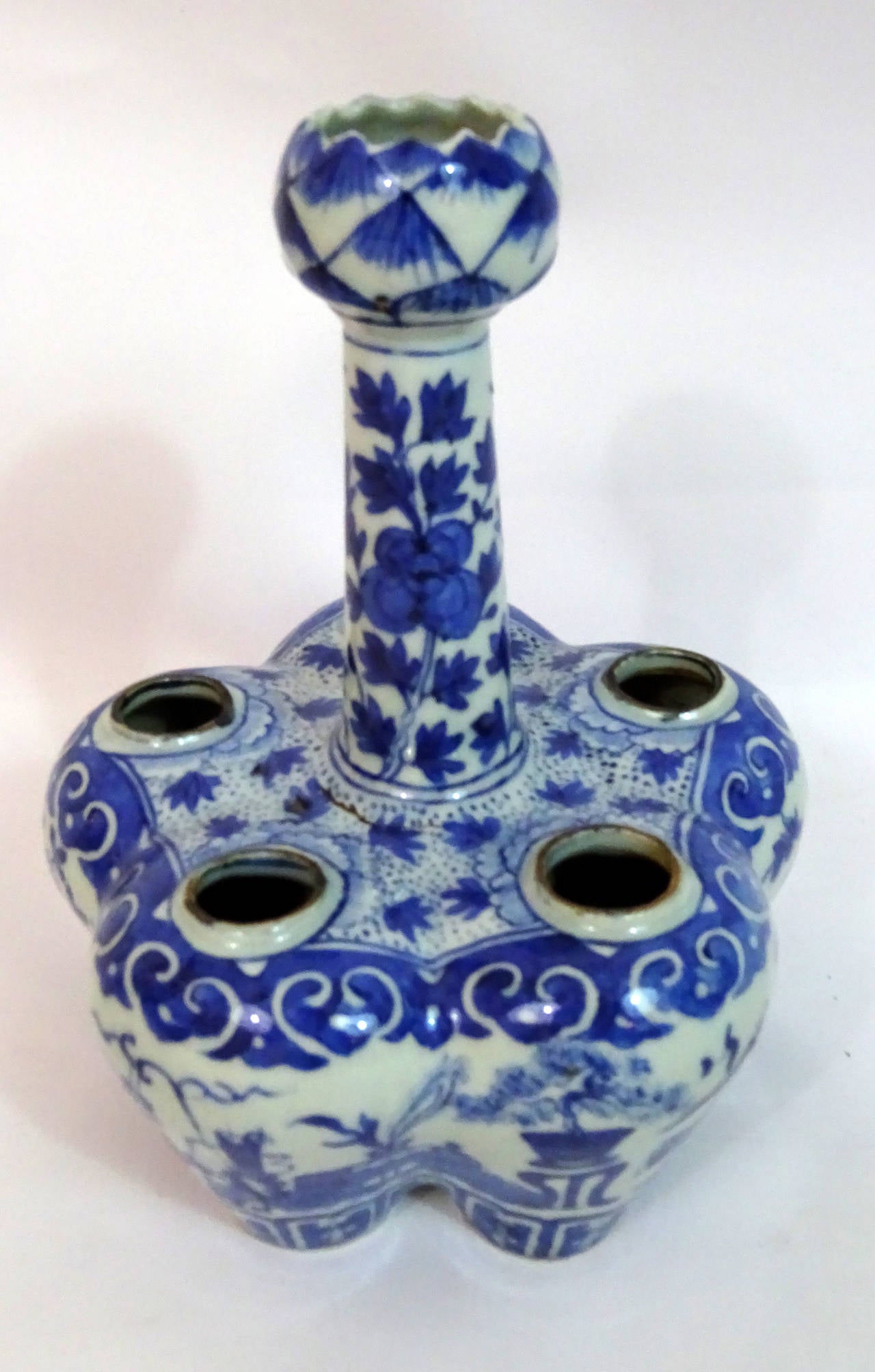 Blue and white porcelain tulipiere from China crafted in the 19th Century.