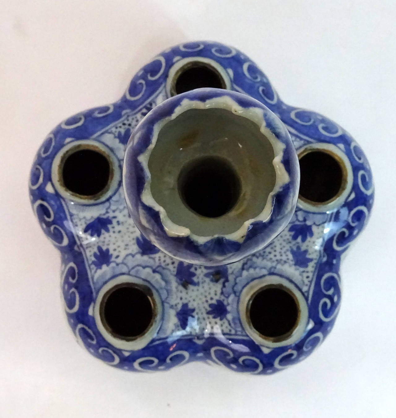 19th c. Chinese Blue and White Porcelain Tulipiere In Excellent Condition In Dallas, TX