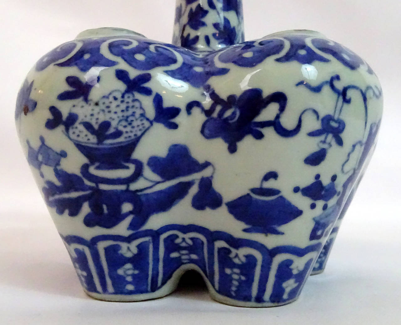 19th c. Chinese Blue and White Porcelain Tulipiere 1
