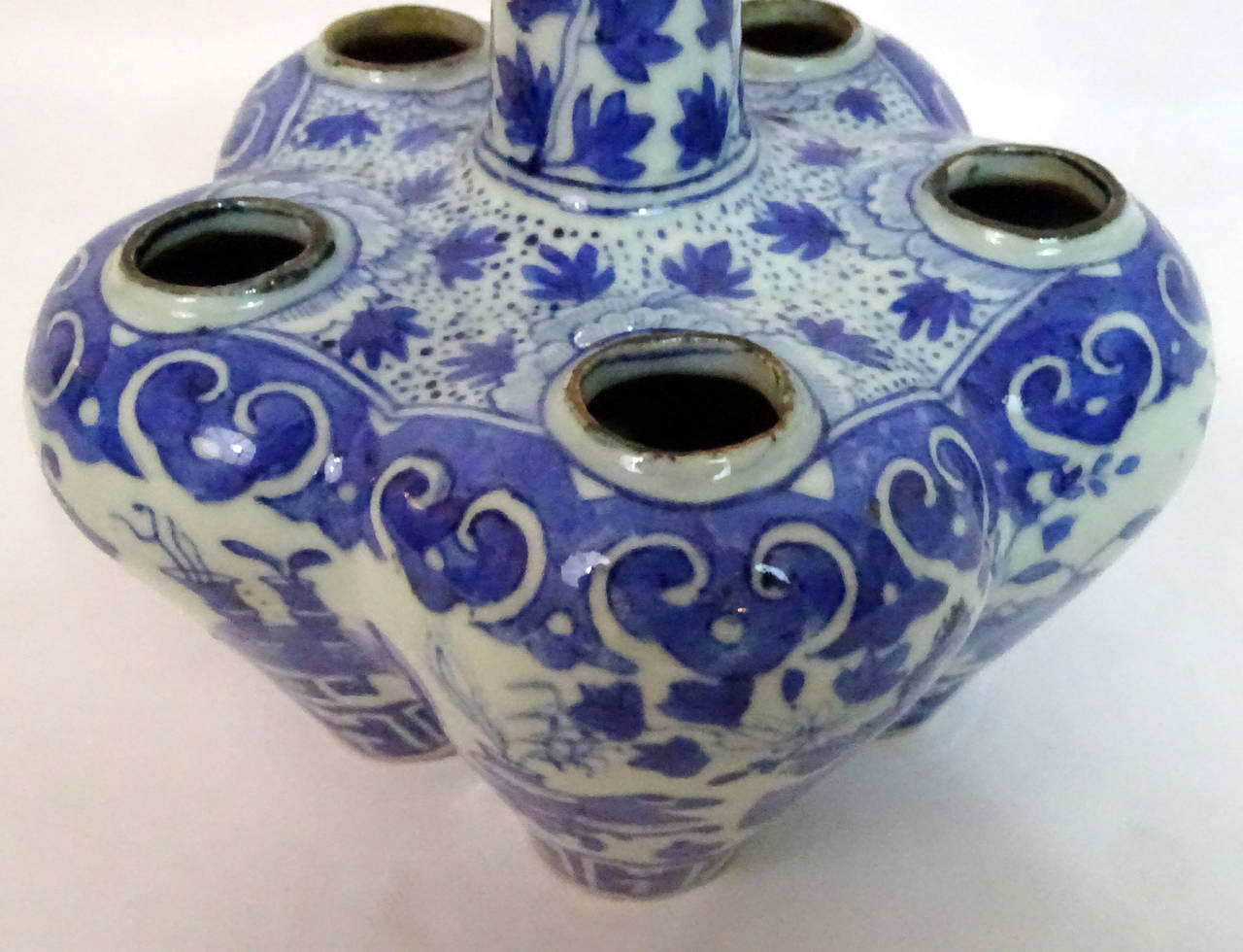 19th c. Chinese Blue and White Porcelain Tulipiere 3
