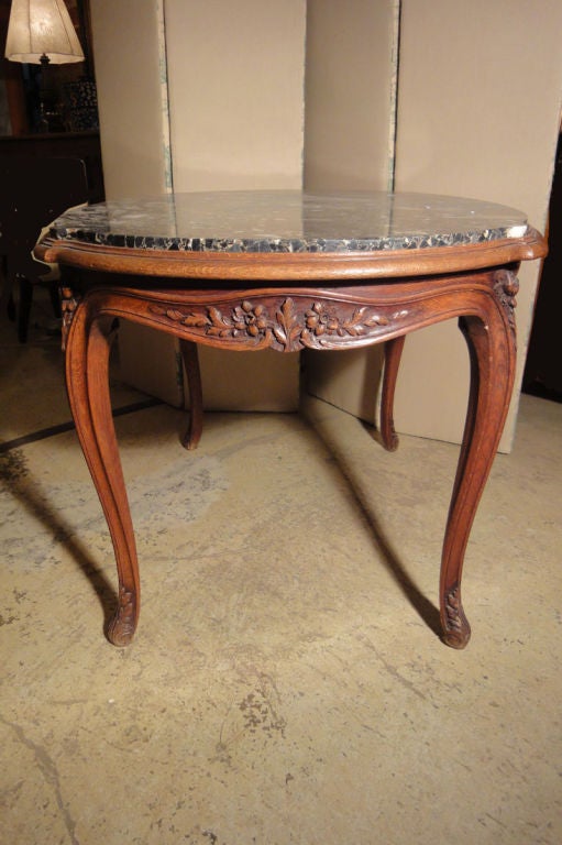 French Center Table with Marble Top In Excellent Condition For Sale In Dallas, TX