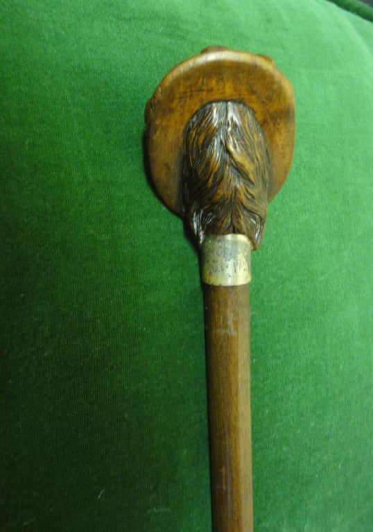 Mahogany Walking Cane with Carved Dog's Head In Excellent Condition For Sale In Dallas, TX
