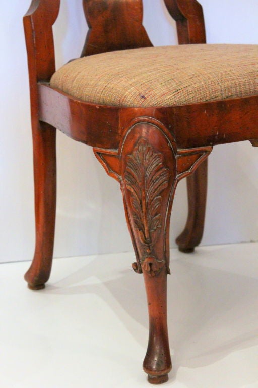 Walnut Pair of Queen Anne Chairs For Sale