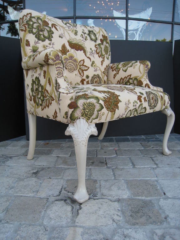 large Pawfoot Arm chair and a half In Excellent Condition For Sale In Los Angeles, CA