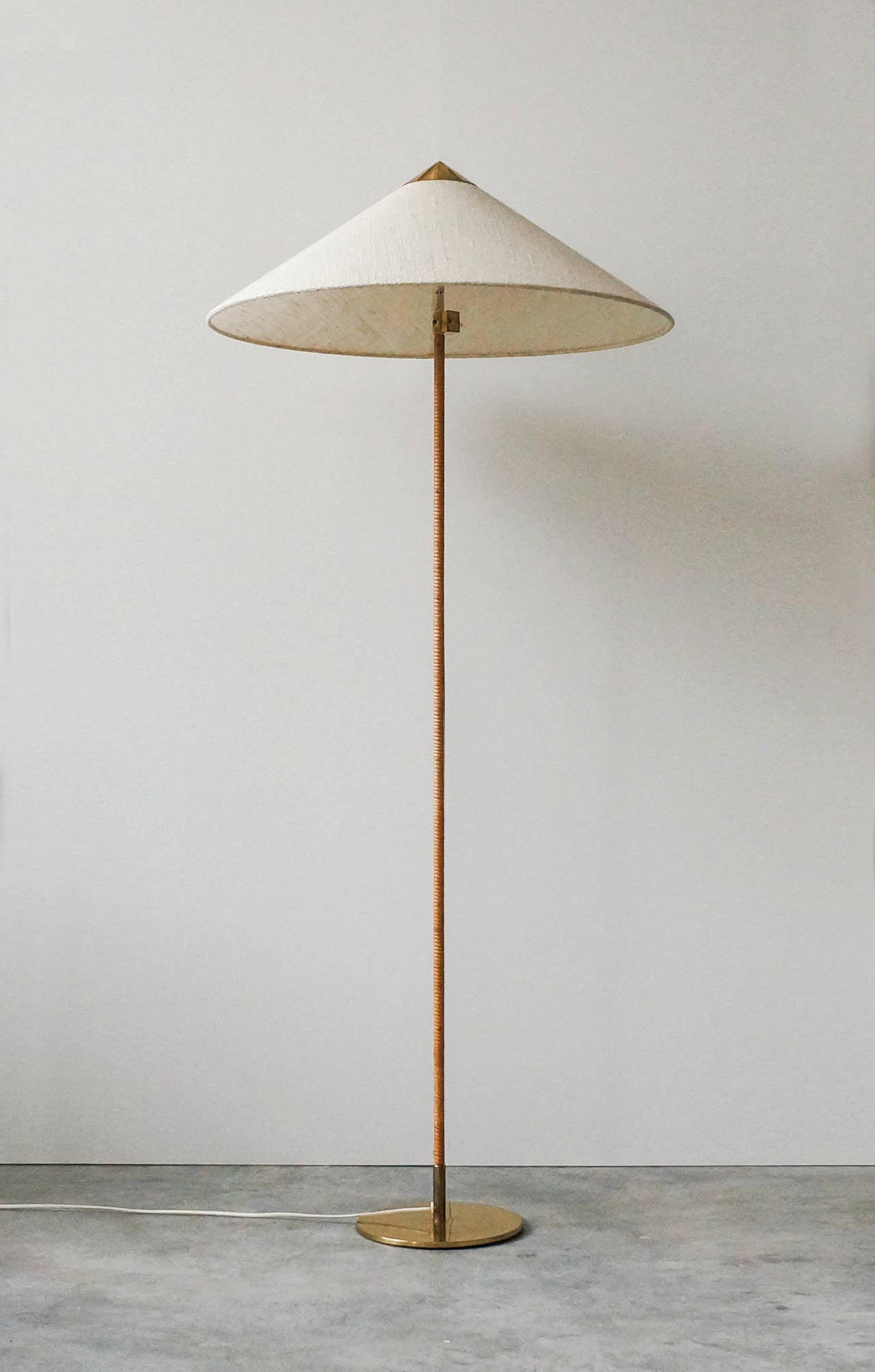 9602 floor lamp