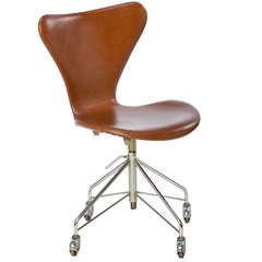 Arne Jacobsen Sevener Chair Model 3117