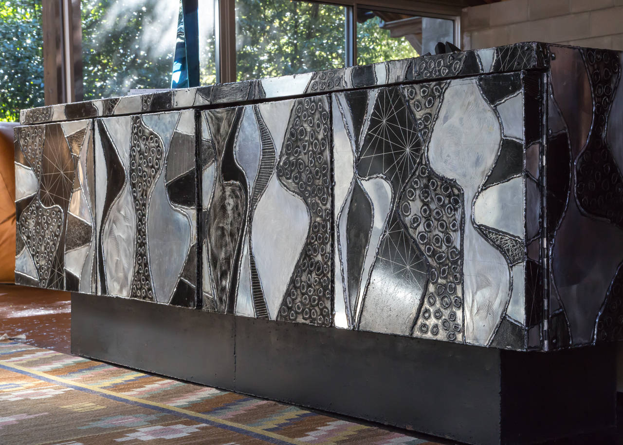 Paul Evans Large Horizontal Argente Cabinet 1