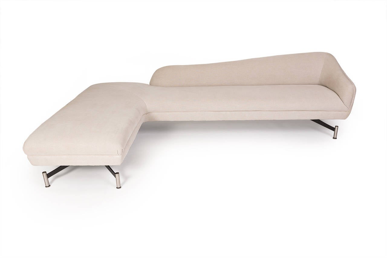 Vladimir Kagan

Swan sofa

Kagan-Dreyfuss, Inc.
USA, 1955
upholstery, coated steel, aluminum
117 w x 66 d x 31 h inches