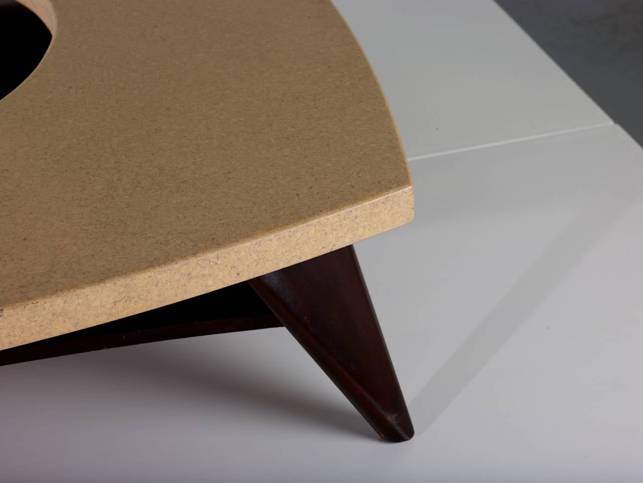 Milieu du XXe siècle Table basse en liège de Paul Frankl, 1951 en vente