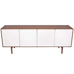 Florence Knoll Walnut Credenza or Cabinet for Knoll, 1950s