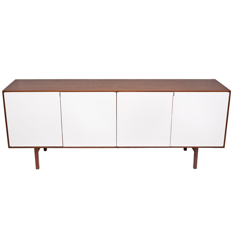 Florence Knoll Walnut Credenza or Cabinet for Knoll, 1950s