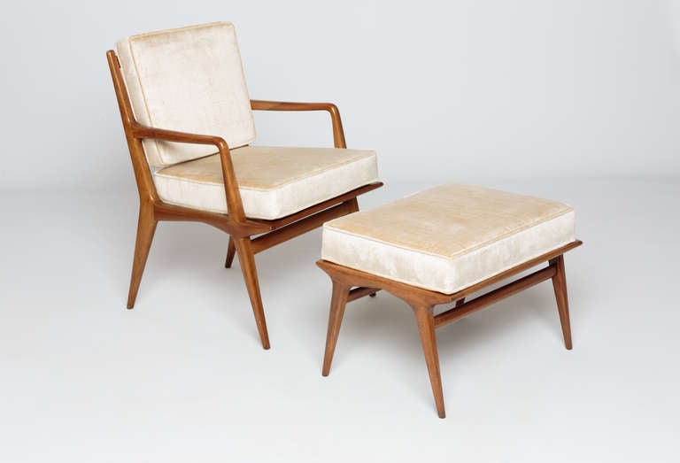 Italian Pair of Sculptural Lounge Chairs with ottoman by Carlo de Carli