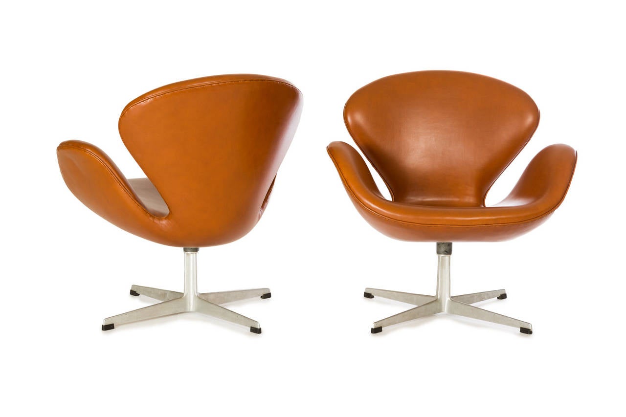 Danish Pair of Arne Jacobsen Swan Chairs