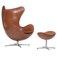 Early Arne Jacobsen Egg Chair and Ottoman for Fritz Hansen, Pair Available 5