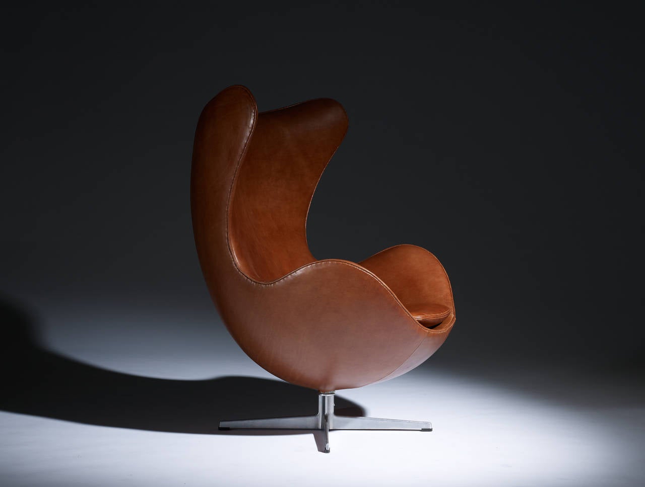 Aluminum Early Arne Jacobsen Egg Chair and Ottoman for Fritz Hansen, Pair Available